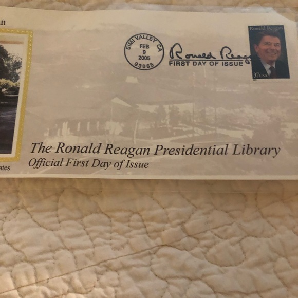 Ronald Reagan First Day of Issue Commemorative Envelope 37 cent Stamp 2/9/05. - Picture 4 of 5